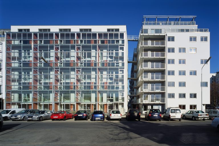 Housing Development Roschegasse, Vienna by Architects Georg Reinberg and Peter Thalbauer, Vienna, Austria.