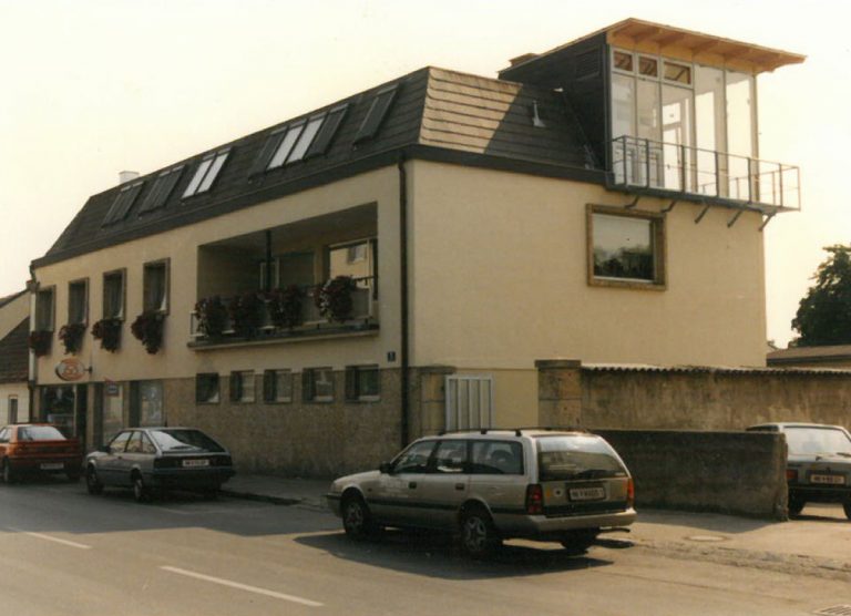 Ternitz (Lower Austria): Attic roof extension